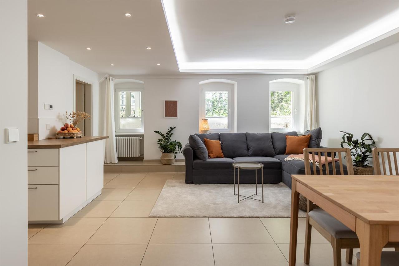Spacious Apartment In Hemholtzkiez Prenzlauer Berg For 8 People Hiddenseer Berlin Exterior photo