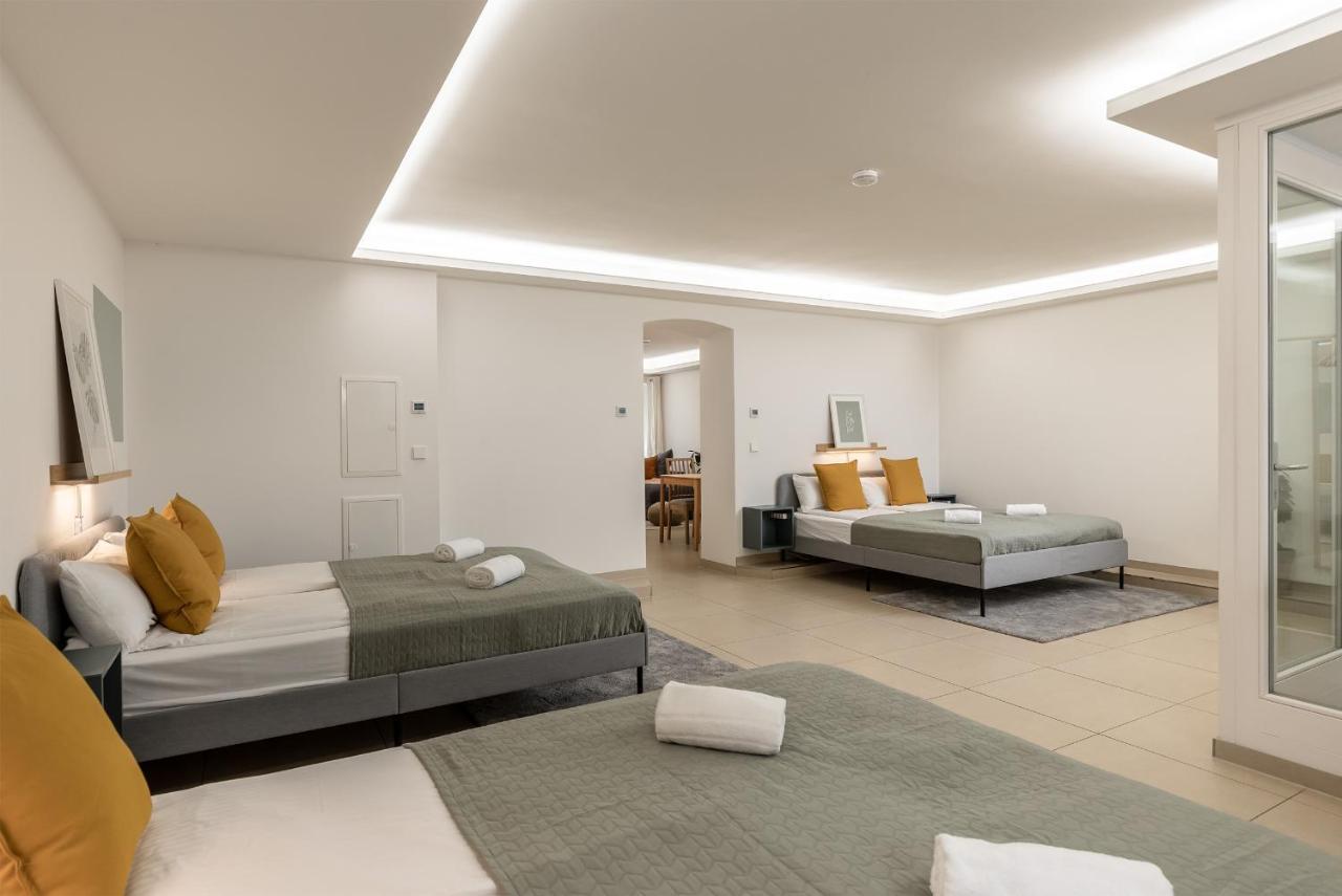 Spacious Apartment In Hemholtzkiez Prenzlauer Berg For 8 People Hiddenseer Berlin Exterior photo